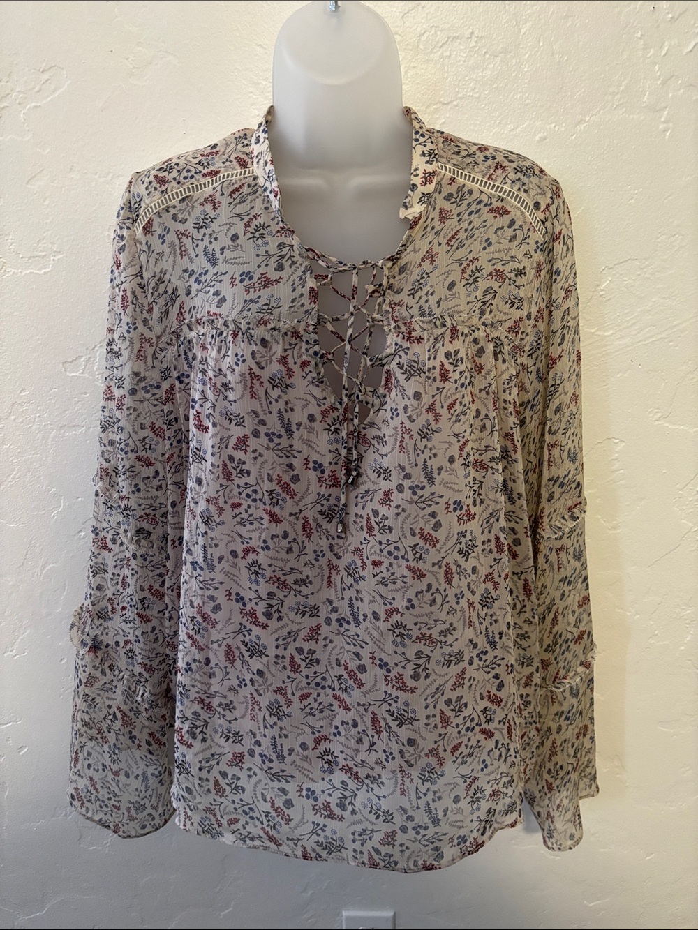 Paper Crane Ivory Floral Lace-Up Peasant Blouse